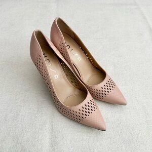 Pink Perforated Pointed Toe Heels Women’s Size 7M